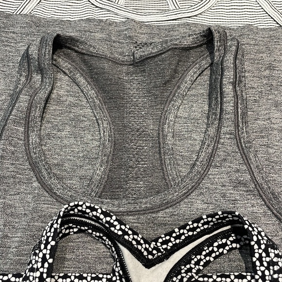 5 lululemon size 6 swifty racer backs plus 1 racer back (not swifty) size 8. - Picture 3 of 6